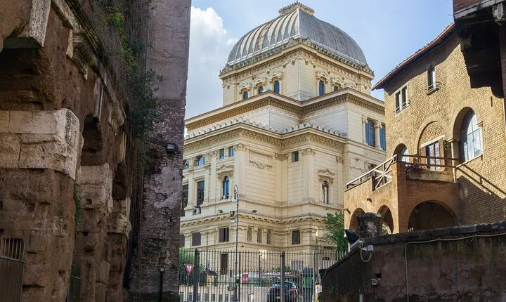 The Jewish Ghetto in Rome with our guide