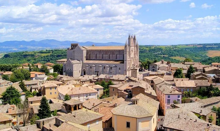 Day Trip from Florence: Orvieto and Wine tasting in Montepulciano - private tour