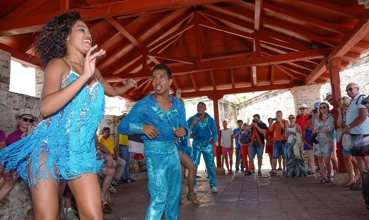 Salsa and champeta clases,Sightseeing and Shopping