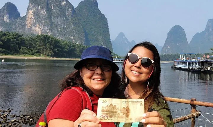 6-Day Private Tour from Chengdu to Guilin with Lunch
