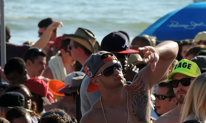 Miami Spring Break Party Boat with Live DJ and Open Bar
