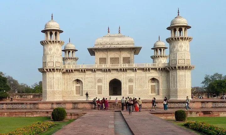 Taj Mahal, Agra Fort & Fatehpur Sikri by Private Vehicle