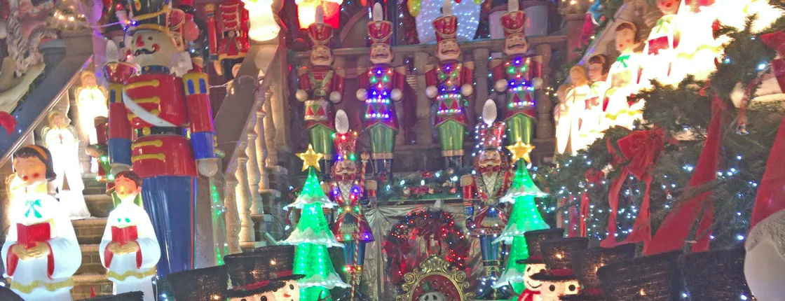 Brooklyn Christmas Lights Tour (at Dyker Heights)