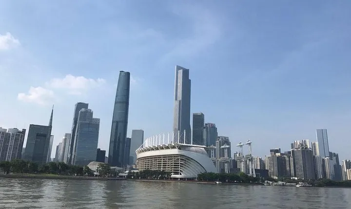 Guangzhou Layover Private Tour to Canton Tower and Pearl River Cruise with Meal