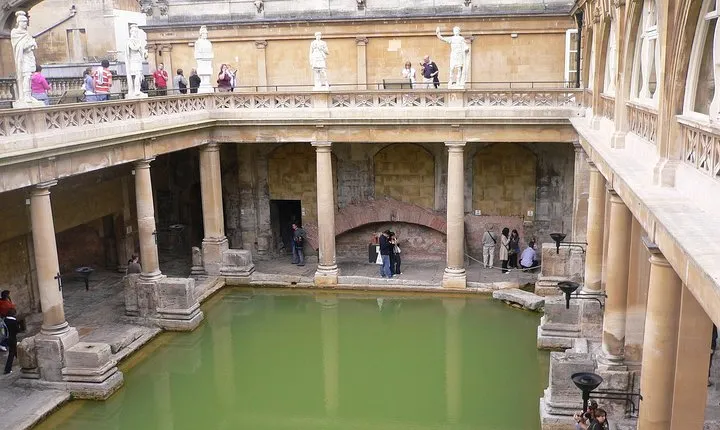 Windsor Castle, Stonehenge & Roman Baths Private Tour