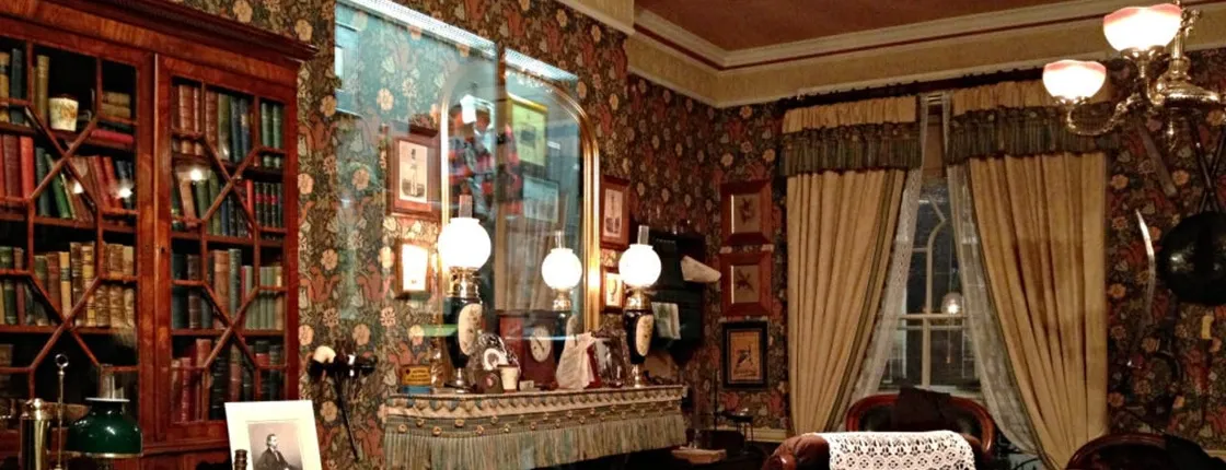 London Walking Tour with Entrance to the Sherlock Holmes Museum