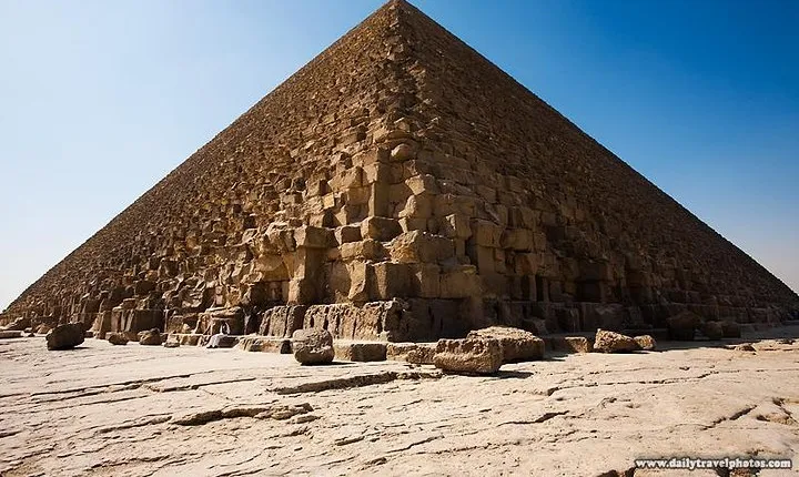Private Full-Day Trip to Giza Pyramids, Sphinx & Egyptian Museum