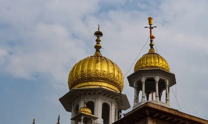 Romantic Reveries in Old Delhi: A Couple’s Escape