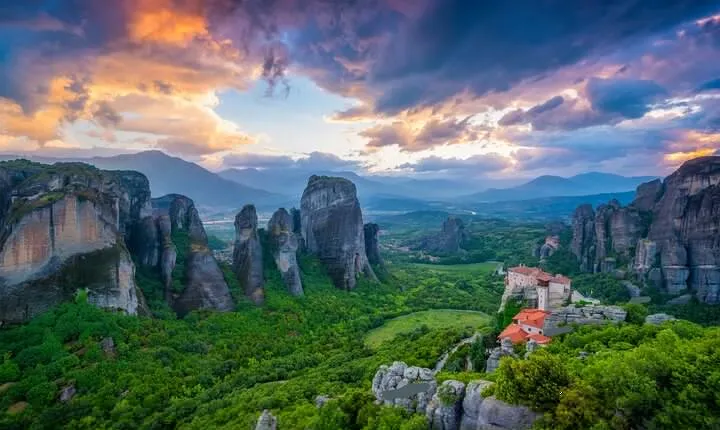 Meteora Experience: Private Day Trip from Thessaloniki