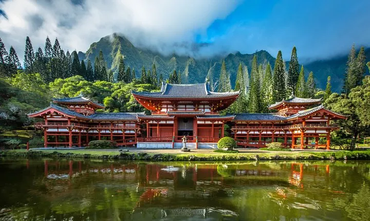 Hidden Gems of Oahu Circle Island Tour with Byodo In Temple