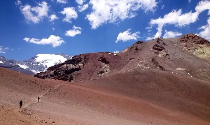 Private full day hike to Pintor hill from Santiago - reaches 4.180m in one day!