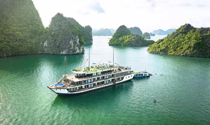 Exploring Halong Bay with 2-Day Cruise 