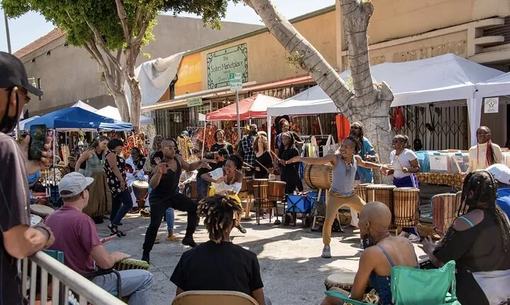 Crenshaw Eat and See Food and Shopping Tour of South LA