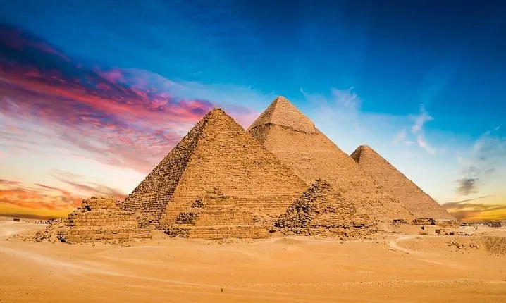 Half day to Giza pyramids and Sphinx