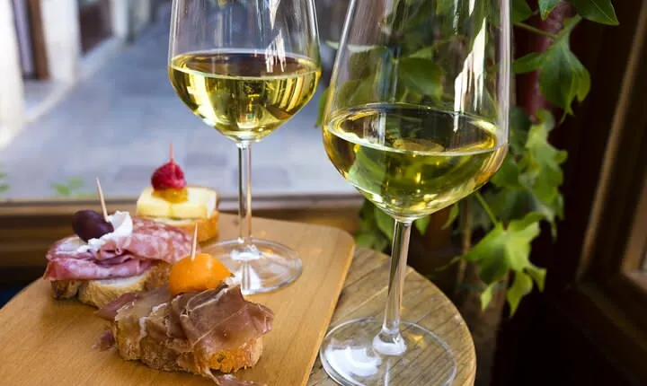 Venice Bacaro Food Tour - Eat and Drink like a Venetian