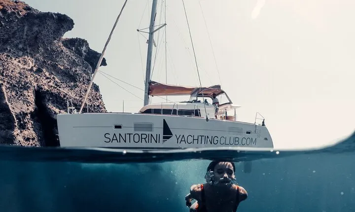 Beautiful Day Catamaran Caldera Cruise incl. Meal & Drinks