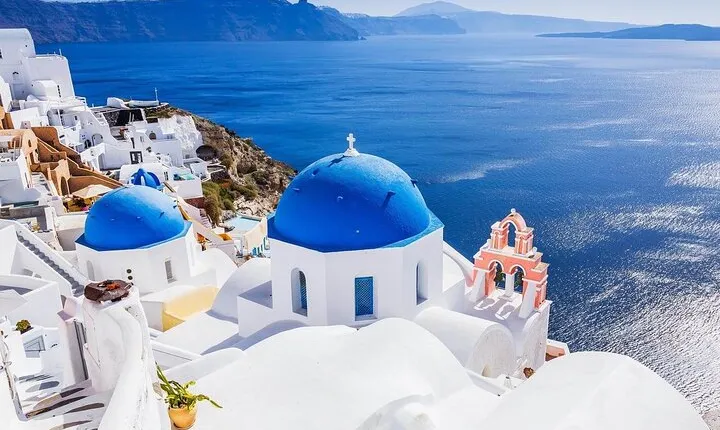 Santorini Private Tour from Athens: Sightseeing & Wine Tasting