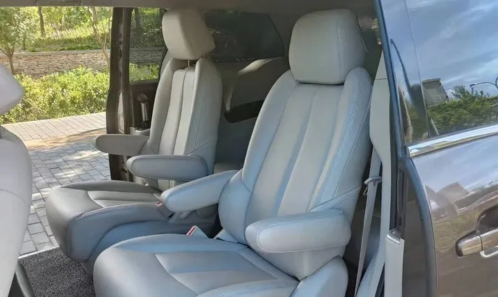 Private Transfer with Guide: Capital International Airport to Beijing Hotel