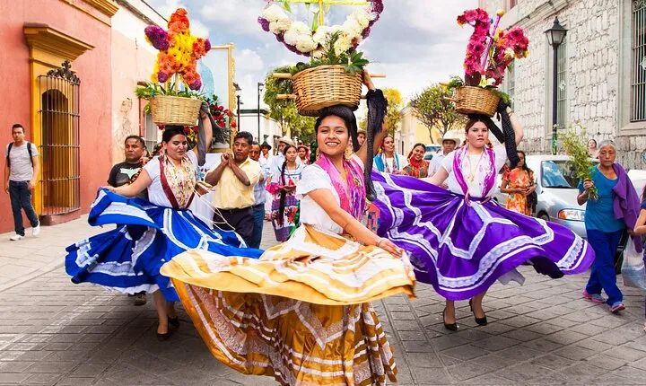 Private Oaxaca Walking Tour with Mezcal Tasting
