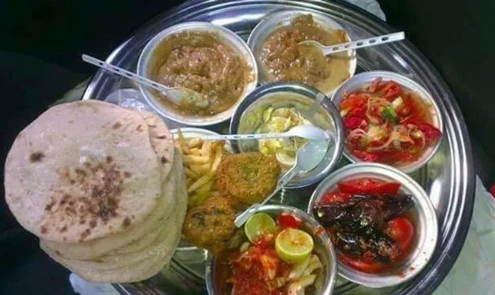 Authentic Breakfast with locals and tour to Giza pyramids and sphinx