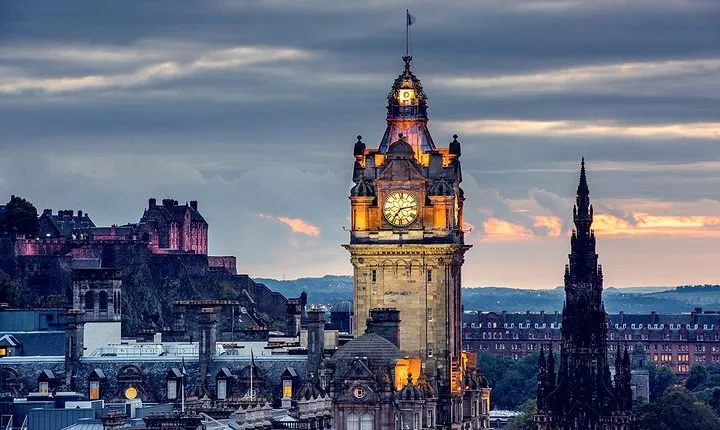 Edinburgh Darkside Walking Tour: Mysteries, Murder and Legends