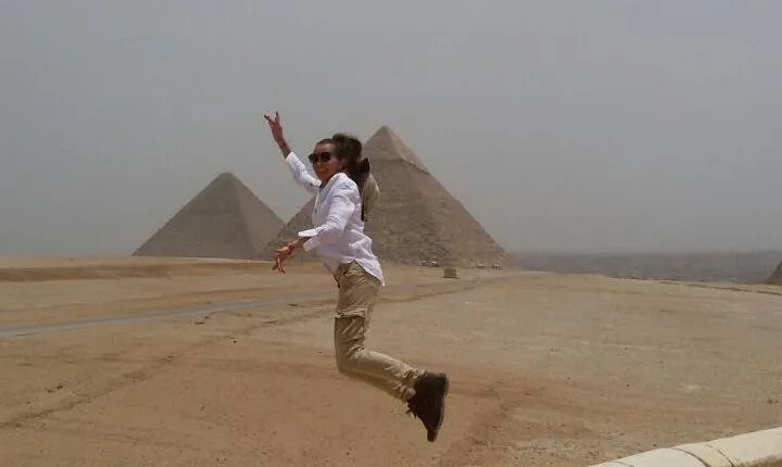8-Hour Private Tour to the Pyramids of Giza and Saqqara from Cairo