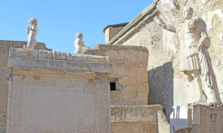 Fast Access Exclusive Private Ancient Pompeii Herculaneum & Oplontis Guided Tour