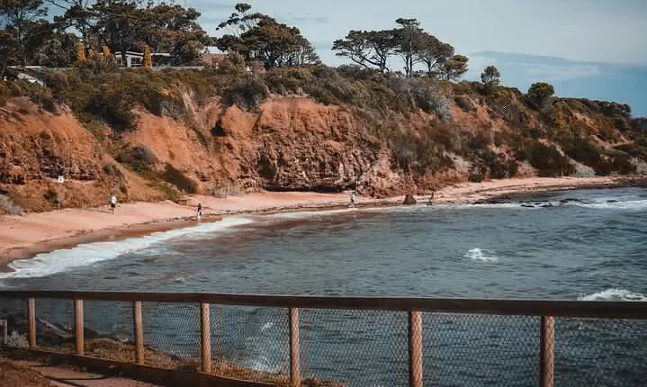 Paris to D-Day Beach Guided Tour with Airport Transfer