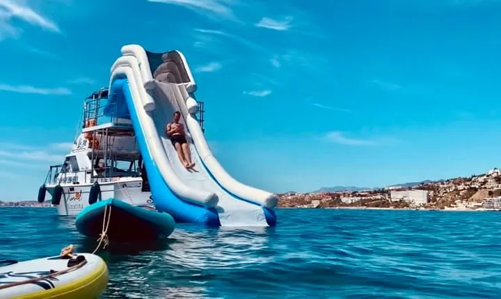 Tour on boat along the coast of Benalmadena with a lot of sea activities!!