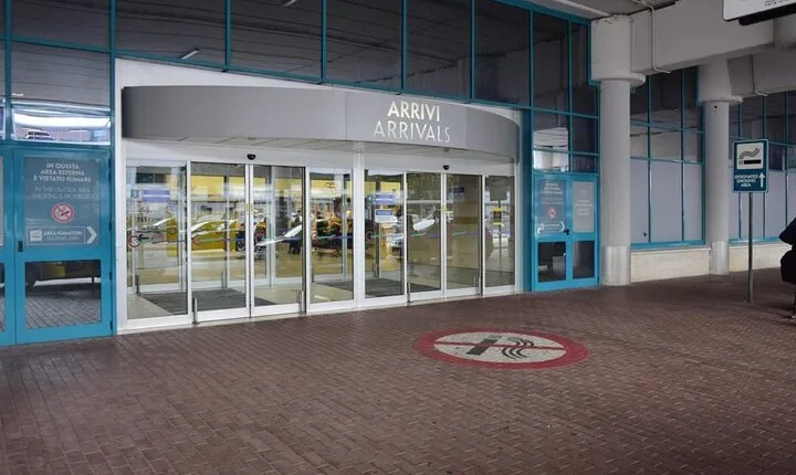 Bari: Private Airport to Matera Transfer