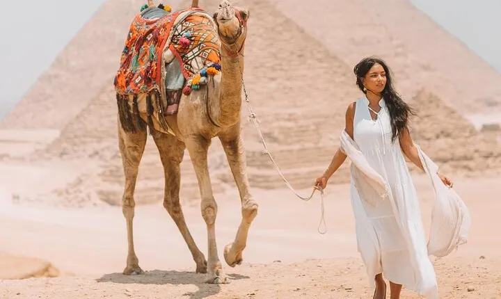 Half-Day tour Pyramids of Giza ,Sphinx ,Lunch & Camel Ride