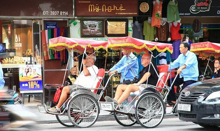 Hanoi Highlights: Full-Day Small Group with Lunch and Cyclo ride
