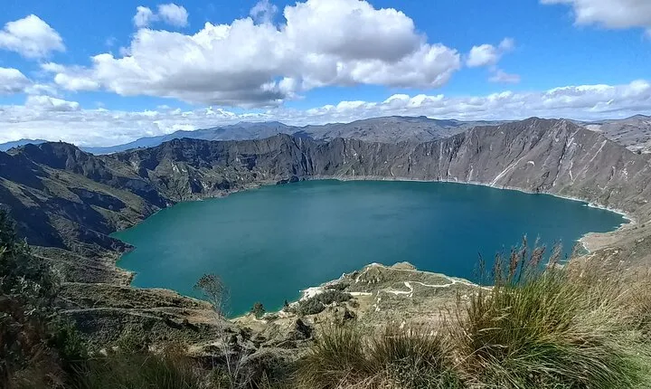 2 volcanoes Cotopaxi and Quilotoa in 1 Day