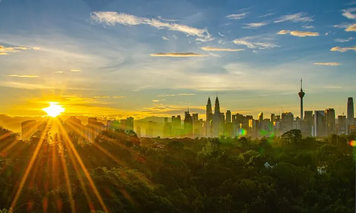 Kuala Lumpur Sunrise City Tour with Roti Canai & Teh Tarik
