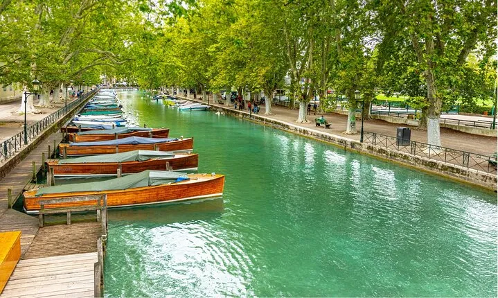 Full-Day Private Tour from Geneva to Annecy