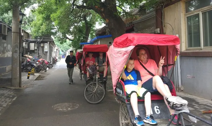 All-inclusive Tour: Mutianyu Great Wall & Hutong Rickshaw Tour with Local Lunch