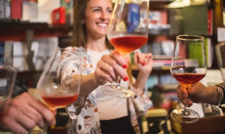 Natural wine & Veggy food pairing in a bookstore in Florence