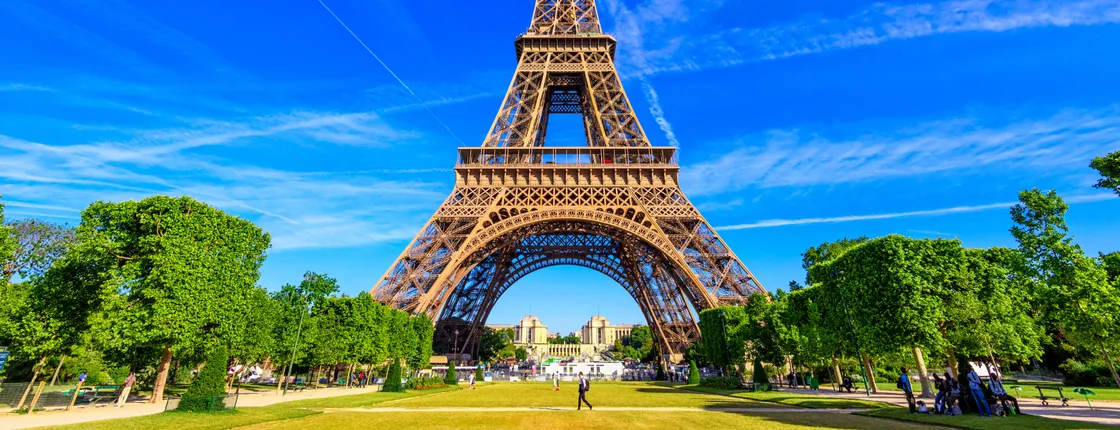 Lunch or dinner at the Eiffel Tower