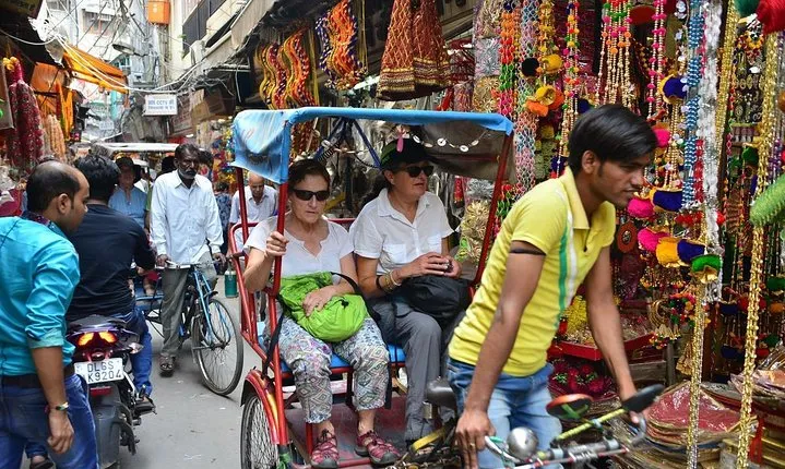Old Delhi walking tour with Rickshaw ride