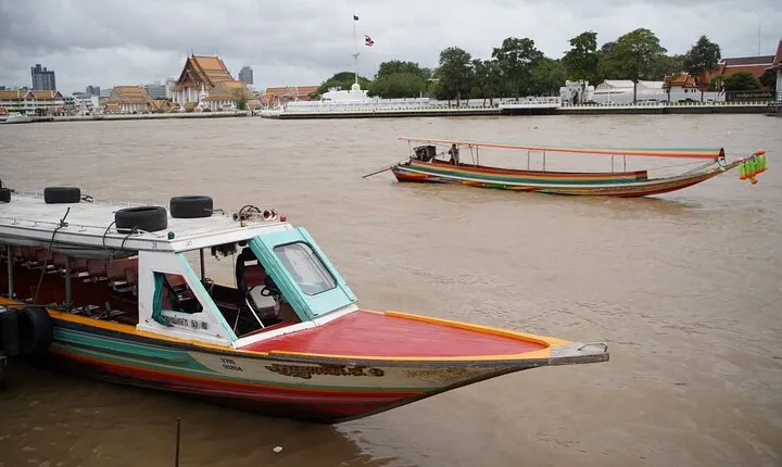 KL | Bangkok: 2-Hour Canal Tour by Teak Boat