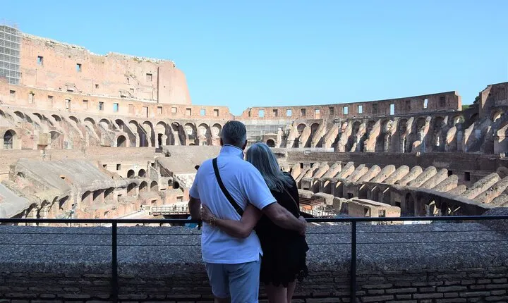 Rome In Style Chauffeured Tour: Colosseum, Main Landmarks & Lunch