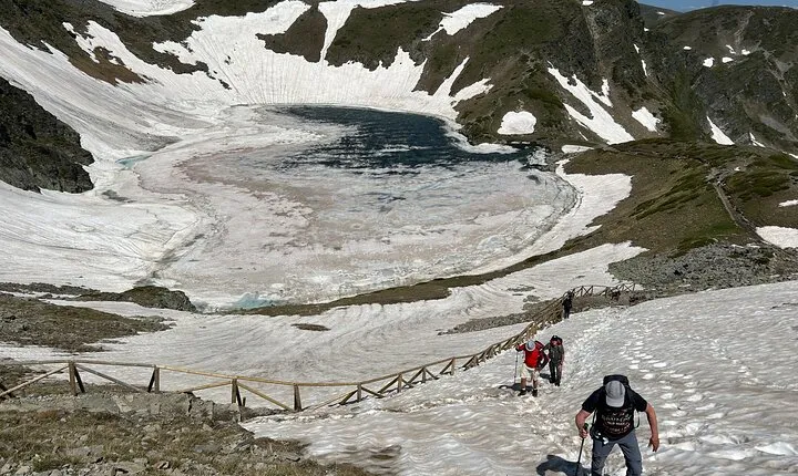 Sofia: Small group to Seven Rila Lakes and Skakavitsa waterfall