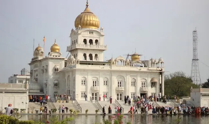 Full Day Delhi Sightseeing Tour by Public Transport
