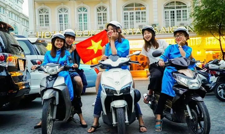 Join a Gang of Motorcycle Girls on a Tour of Ho Chi Minh City