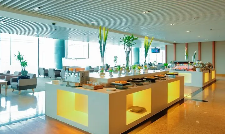 One Way Yangon Hotel to Airport Transfer with Airport Lounge access