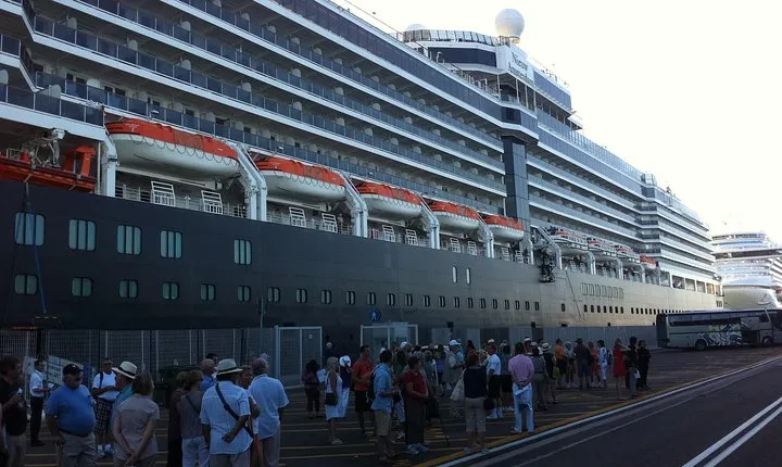 From Civitavecchia port with Vatican Museums & Tour Guide