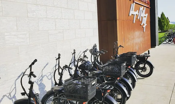 E-Bike Rental Explore in Niagara-on-the-Lake