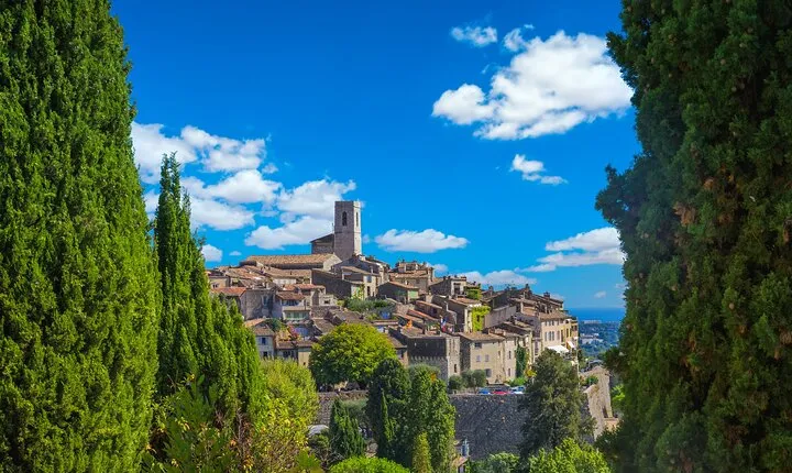 Full Day West Coast Tour: Medieval Villages & Scenic Views