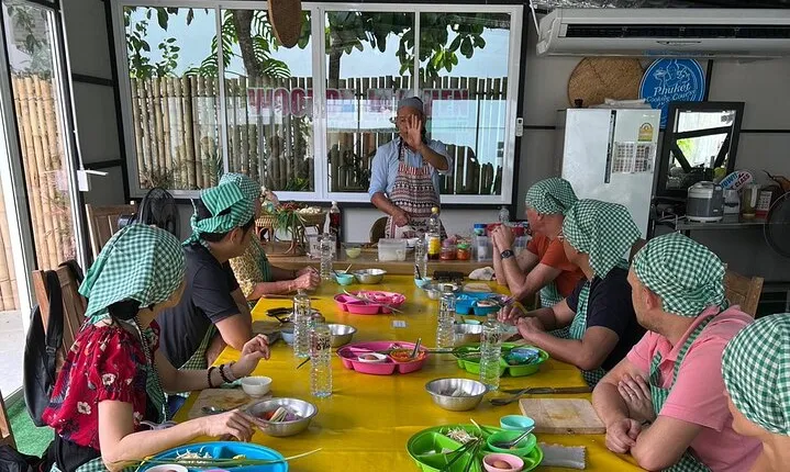 Half day Thai cooking Class + Market tour+Garden tour