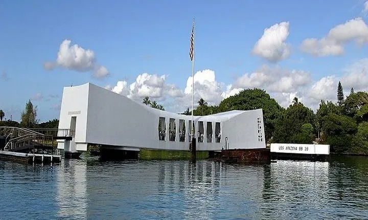 Pearl Harbor and Mini Circle Island from the Big Island